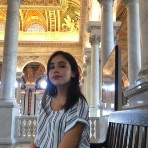 Meet your Posher, Alexia